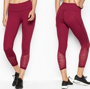 V.S. Sport Capri leopard mesh